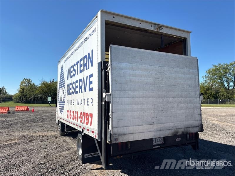 Mitsubishi Fuso 4x2 Van Truck Skapbiler