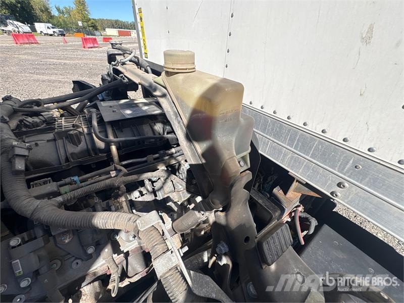 Mitsubishi Fuso 4x2 Van Truck Skapbiler