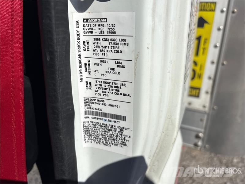 Mitsubishi Fuso 4x2 Van Truck Skapbiler