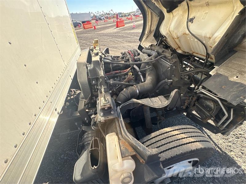 Mitsubishi Fuso 4x2 Van Truck Skapbiler