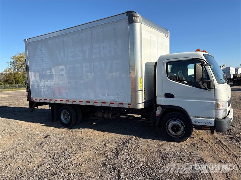 Mitsubishi Fuso 4x2 Van Truck Camiones con caja de remolque