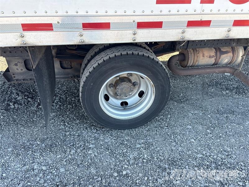 Mitsubishi Fuso 4x2 Van Truck Skapbiler