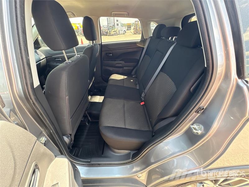 Mitsubishi Outlander Cars