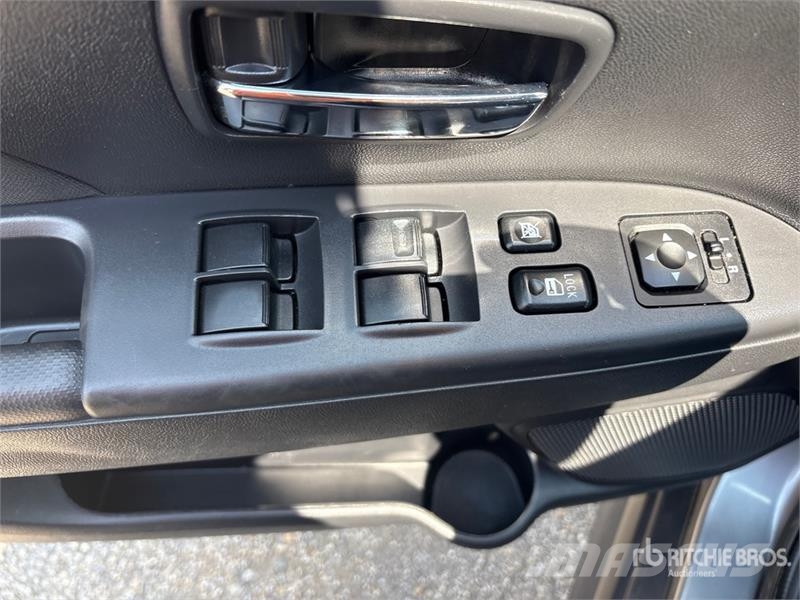 Mitsubishi Outlander Cars