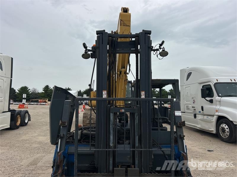 Moffett E50S 5000 lb Truck Mounted Forklift Empilhadores de montagem em camião