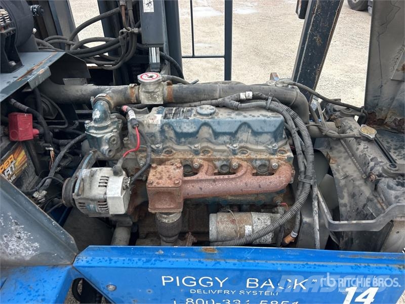 Moffett E50S 5000 lb Truck Mounted Forklift Empilhadores de montagem em camião