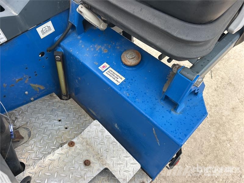Moffett E50S 5000 lb Truck Mounted Forklift Empilhadores de montagem em camião