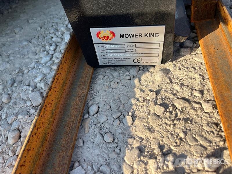 Mower King SSAB72 72 in Skid Steer Broom (Unused) Kefék