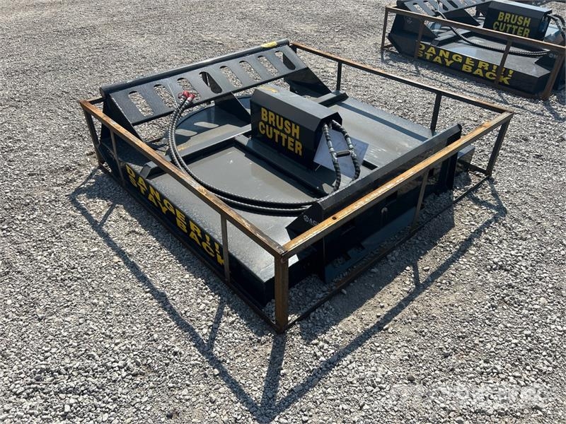 Mower King SSRC72 72 in Skid Steer Brush Cutter Sekačky namontované a tažené