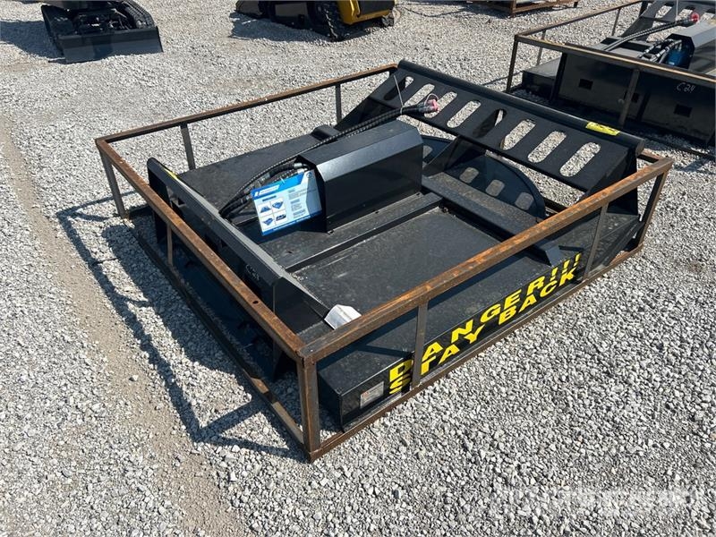 Mower King SSRC72 72 in Skid Steer Brush Cutter Sekačky namontované a tažené