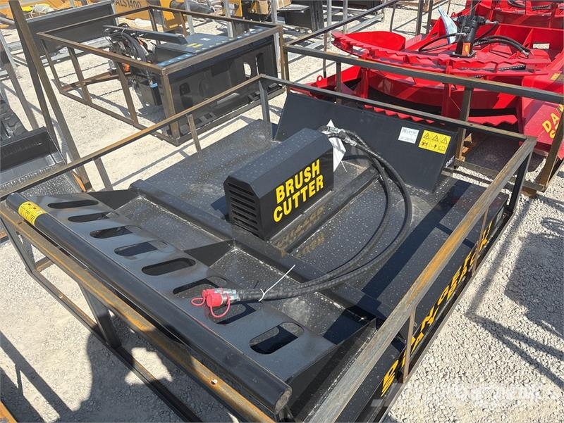 Mower King SSRC72 72 in Skid Steer Brush Cutter (U Cortadores de relva montados e rebocados