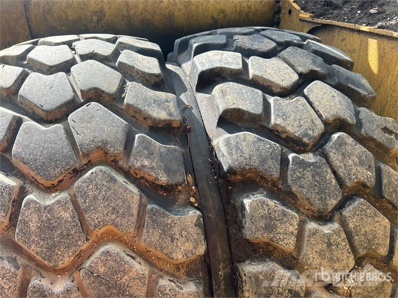 MTS 23-28 4 Tire Hydraulic Pull Scraper Polovni strugači