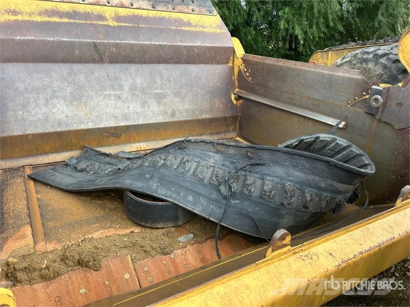 MTS 23-28 4 Tire Hydraulic Pull Scraper Polovni strugači