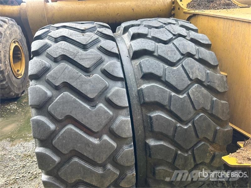 MTS 23-28 4 Tire Hydraulic Pull Scraper Polovni strugači