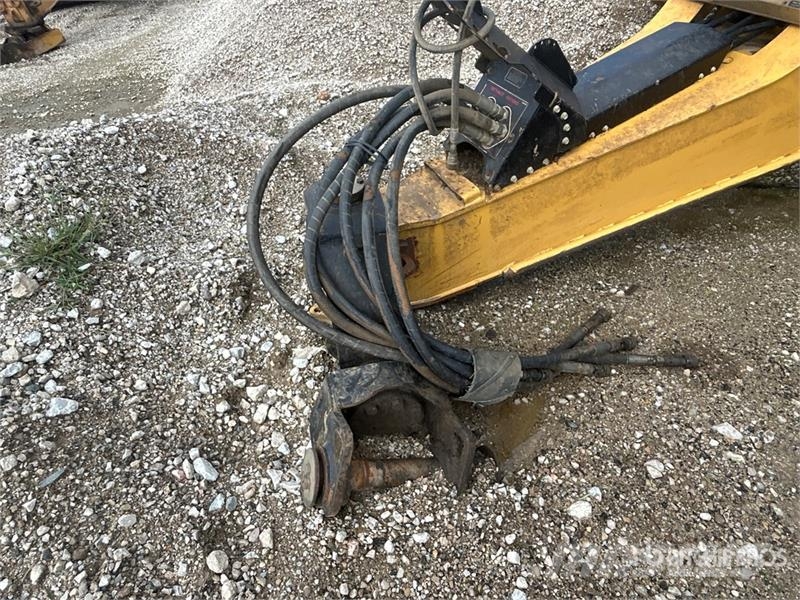 MTS 23-28 4 Tire Hydraulic Pull Scraper Polovni strugači