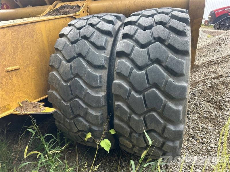MTS 23-28 4 Tire Hydraulic Pull Scraper Polovni strugači