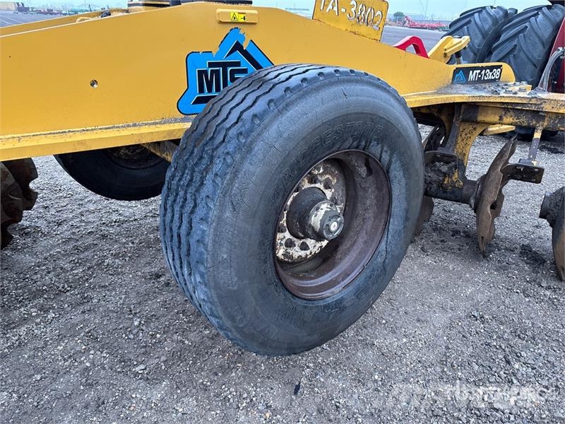 MTS MT13X38 12 ft Offset Breaking Disc 圓盤耙
