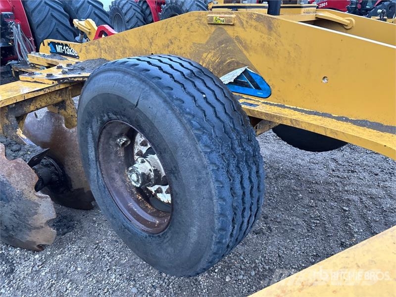 MTS MT13X38 12 ft Offset Breaking Disc 圓盤耙