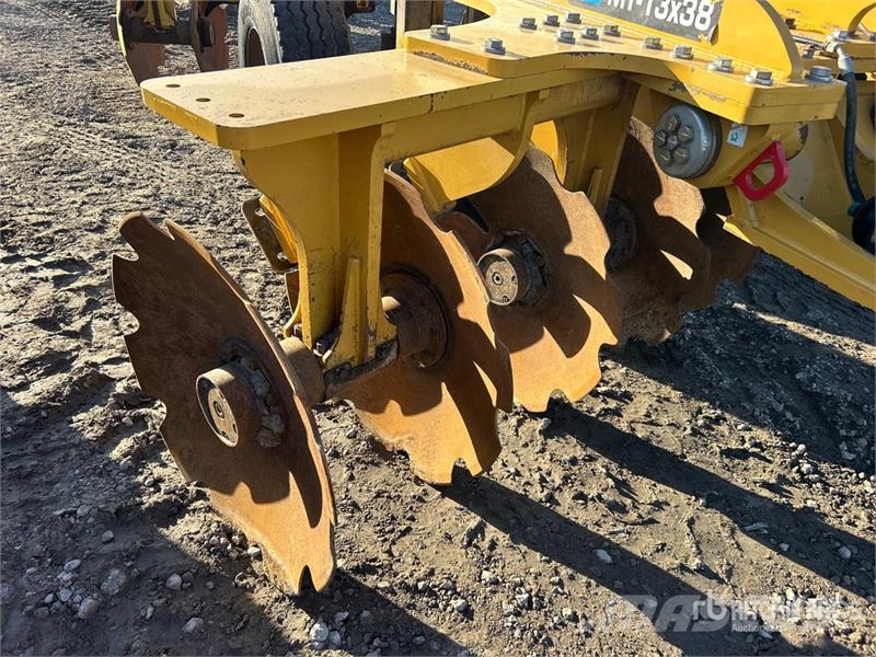 MTS MT13X38 12 ft Offset Breaking Disc Gradas de discos