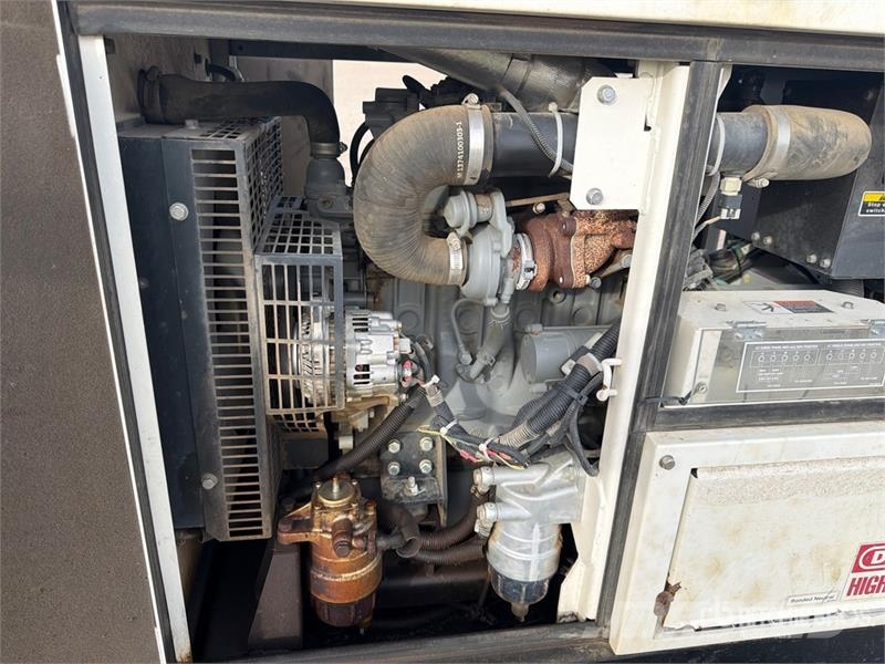 MultiQuip DCA-25SSIU4F 20 kW Mobile Generator Set Geradores Diesel
