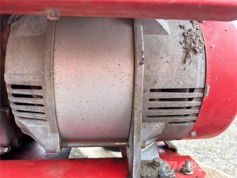 MultiQuip GDP-5HA Portable Generator Set Citi ģeneratori