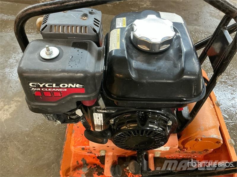 MultiQuip MVC-82VH Soil Compactor 토양 다짐기