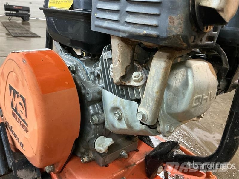 MultiQuip MVC-82VH Vibratory Plate Compactor 夯實機(夯土機)