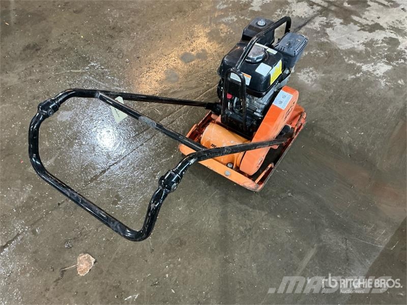 MultiQuip MVC-82VH Vibratory Plate Compactor 夯實機(夯土機)