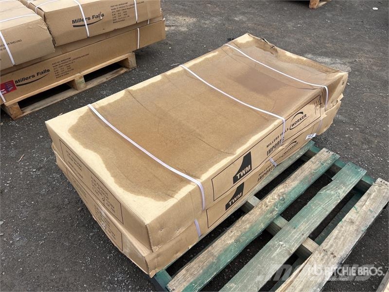 MultiQuip of (2) Boxes of Multiquip WH7090 Fold Up Heavy Dut Andre komponenter