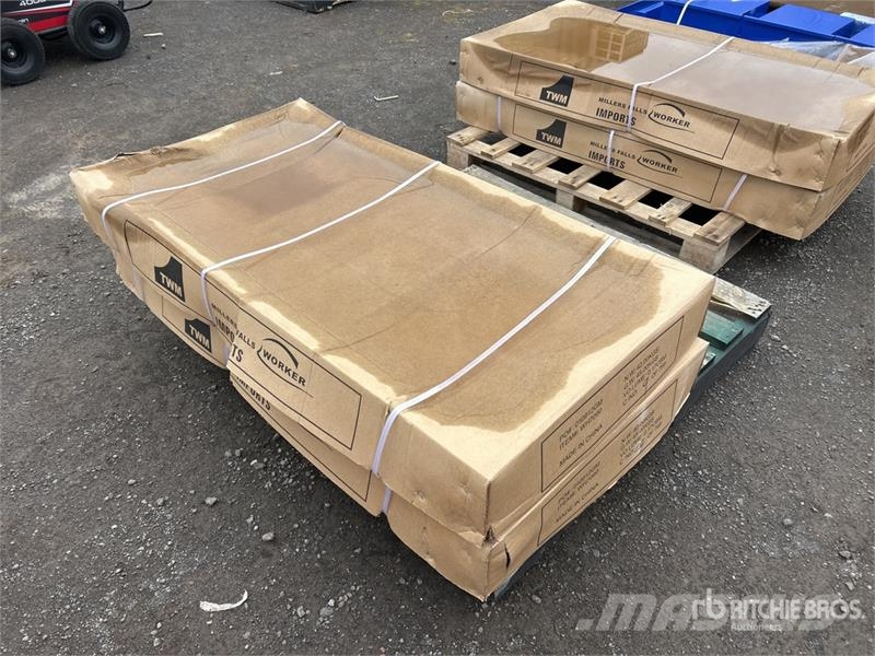 MultiQuip of (2) Boxes of Multiquip WH7090 Fold Up Heavy Dut Andre komponenter