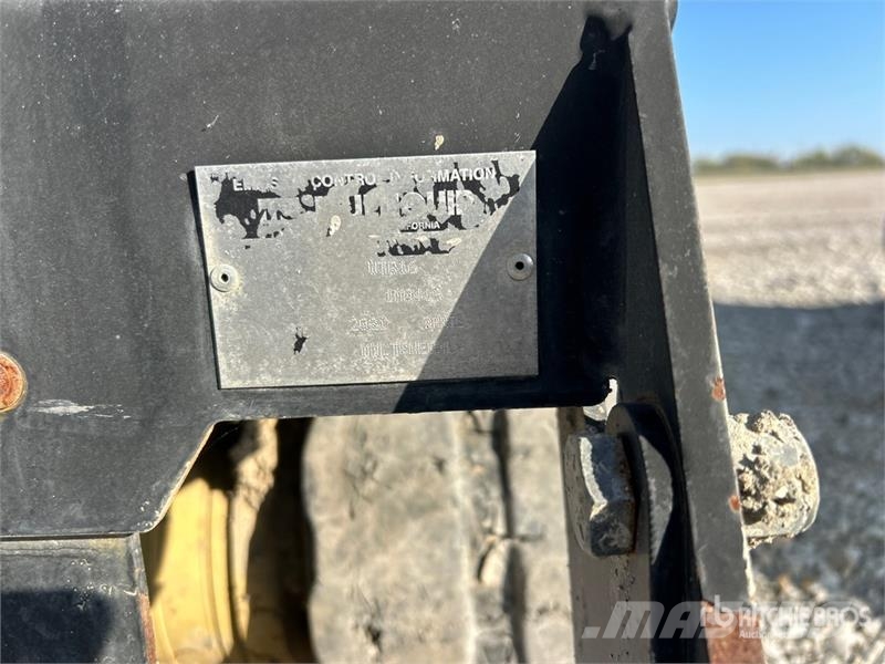 MultiQuip WTB16 Stand-On Crawler Concrete Buggy Priedai
