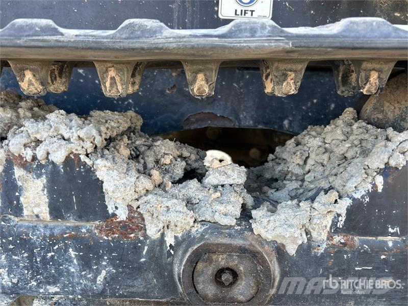 MultiQuip WTB16 Stand-On Crawler Concrete Buggy Priedai