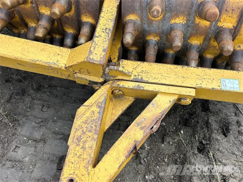 MWABC Dual Drum Pull Behind Compactor Rulli trainati vibranti