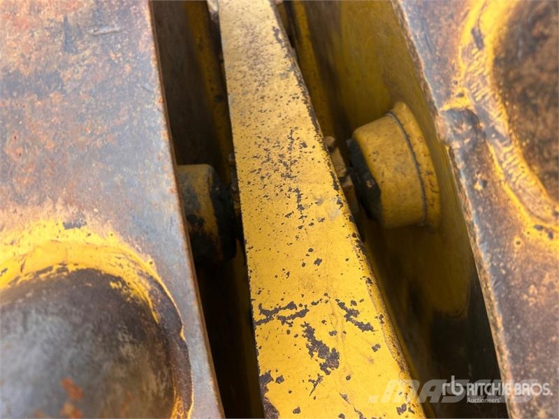 MWABC Dual Drum Pull Behind Compactor Rulli trainati vibranti