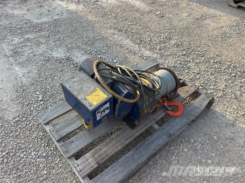 My-Te AC36B Electric Material Hoist Підйомно-транспортне обладнання і вантажні ліфти