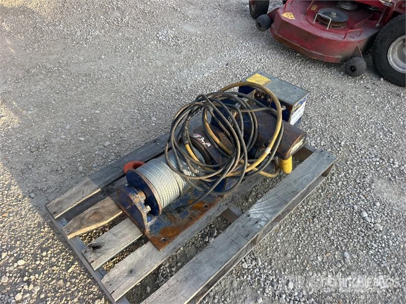 My-Te AC36B Electric Material Hoist Підйомно-транспортне обладнання і вантажні ліфти
