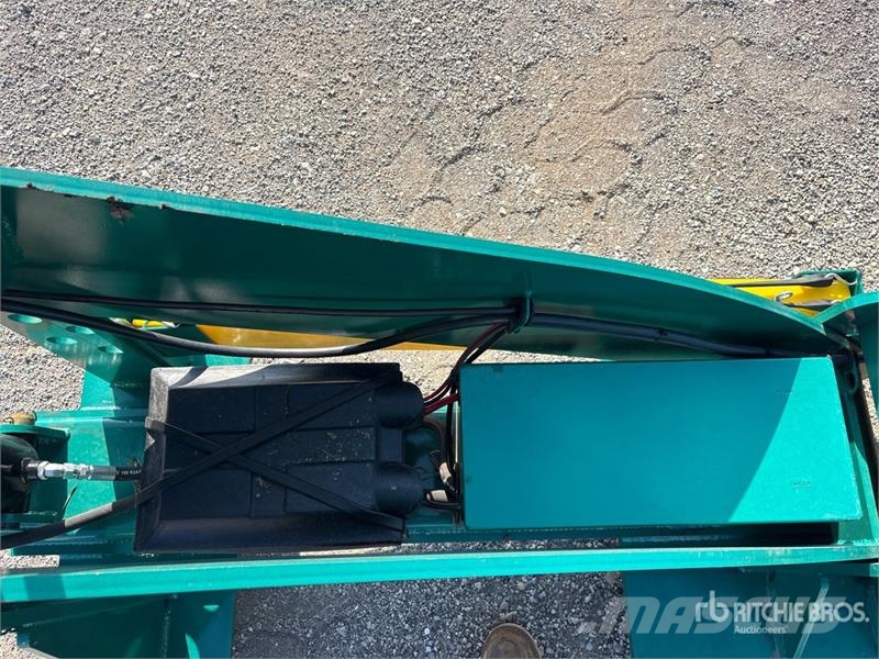 Neks Hydraulic Fifth Wheel Wrecker Attachment Ostale kargo komponente