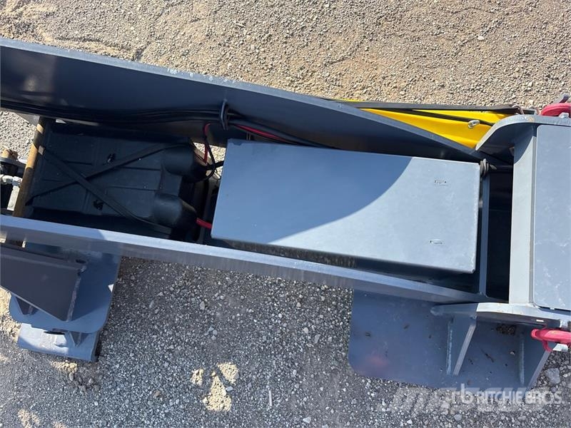 Neks Hydraulic Fifth Wheel Wrecker Attachment Ostale kargo komponente