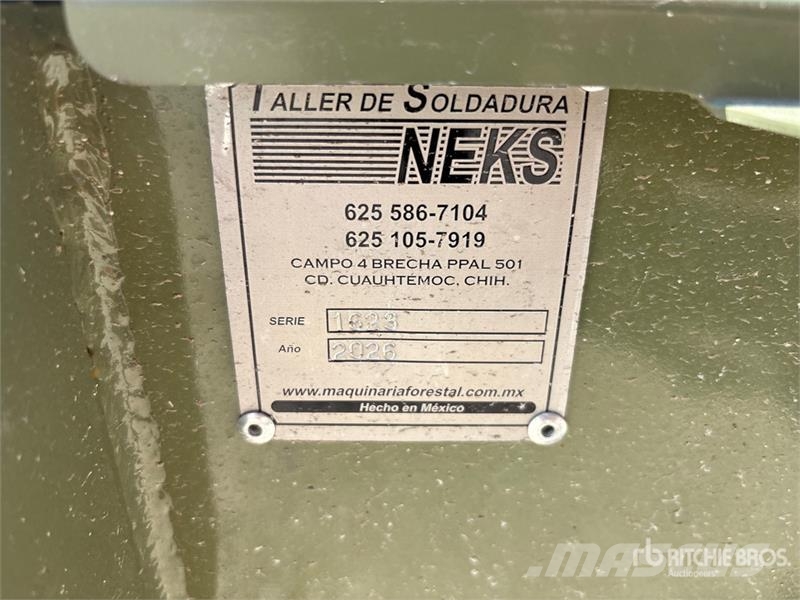 Neks Hydraulic Fifth Wheel Wrecker Attachment Ostale kargo komponente