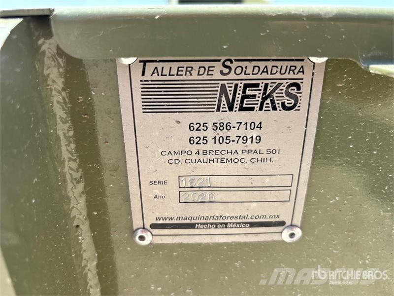Neks Hydraulic Fifth Wheel Wrecker Attachment Ostale kargo komponente