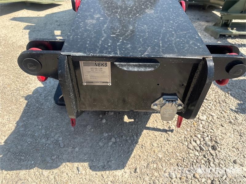 Neks Hydraulic Fifth Wheel Wrecker Attachment Ostale kargo komponente