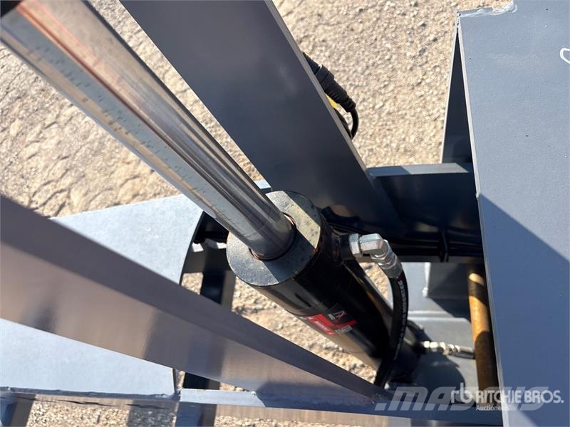 Neks Hydraulic Fifth Wheel Wrecker Attachment Ostale kargo komponente