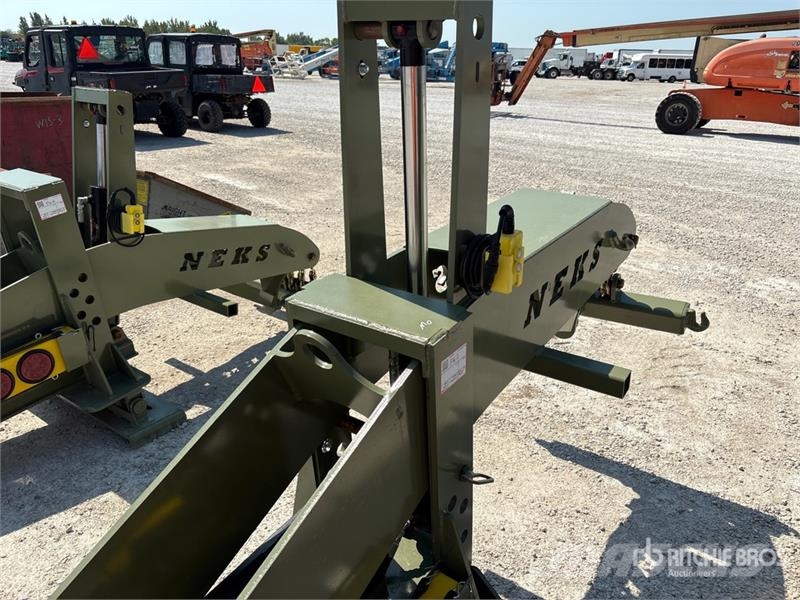 Neks Hydraulic Fifth Wheel Wrecker Attachment Ostale kargo komponente