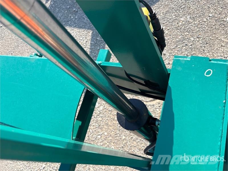 Neks Hydraulic Fifth Wheel Wrecker Attachment Ostale kargo komponente
