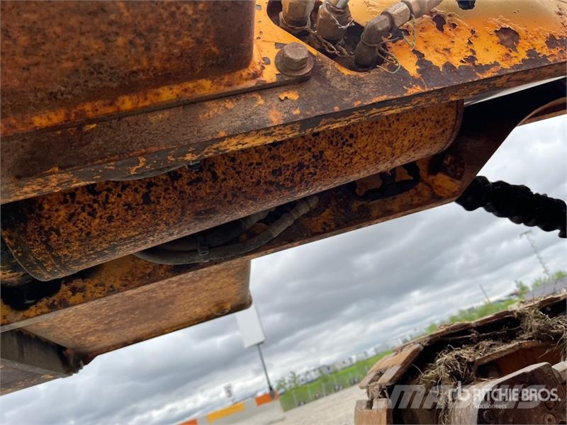 Nelson TL2550 Hydraulic Hydraulic Tracked Machine - Fits  Kiti naudoti statybos komponentai