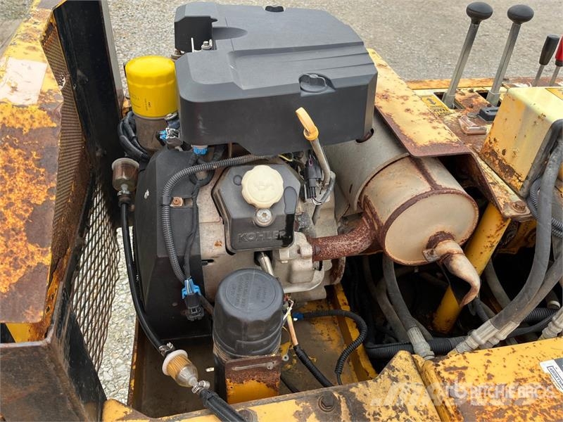 Nelson TL2550 Hydraulic Hydraulic Tracked Machine - Fits  Kiti naudoti statybos komponentai