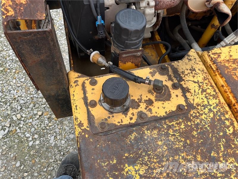 Nelson TL2550 Hydraulic Hydraulic Tracked Machine - Fits  Kiti naudoti statybos komponentai