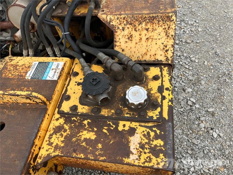 Nelson TL2550 Hydraulic Hydraulic Tracked Machine - Fits  Kiti naudoti statybos komponentai