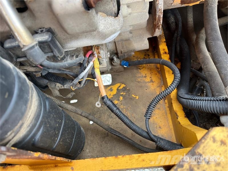 Nelson TL2550 Hydraulic Hydraulic Tracked Machine - Fits  Kiti naudoti statybos komponentai