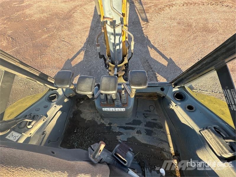 New Holland B95B Backhoe